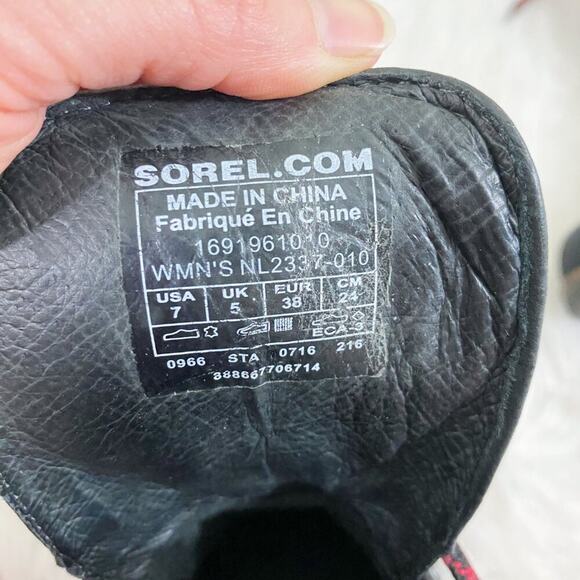 Sorel Black Oiled Leather Conquest Wedge Boots Lace Up Round Toe Women's Size 7 - Picture 9 of 11